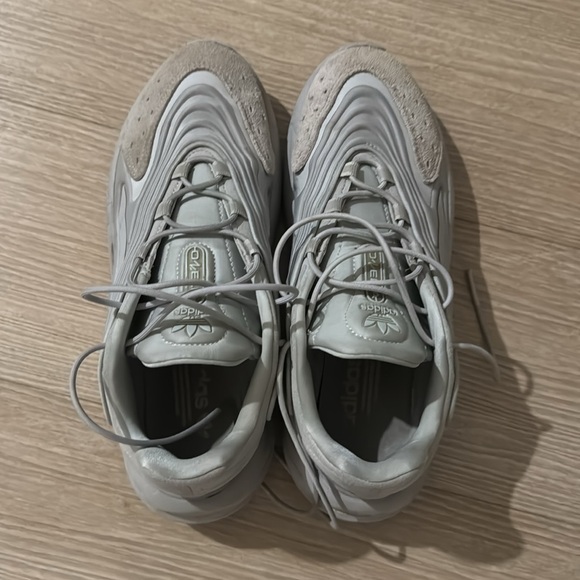 Adidas Ozelia Size 9 - Picture 4 of 4
